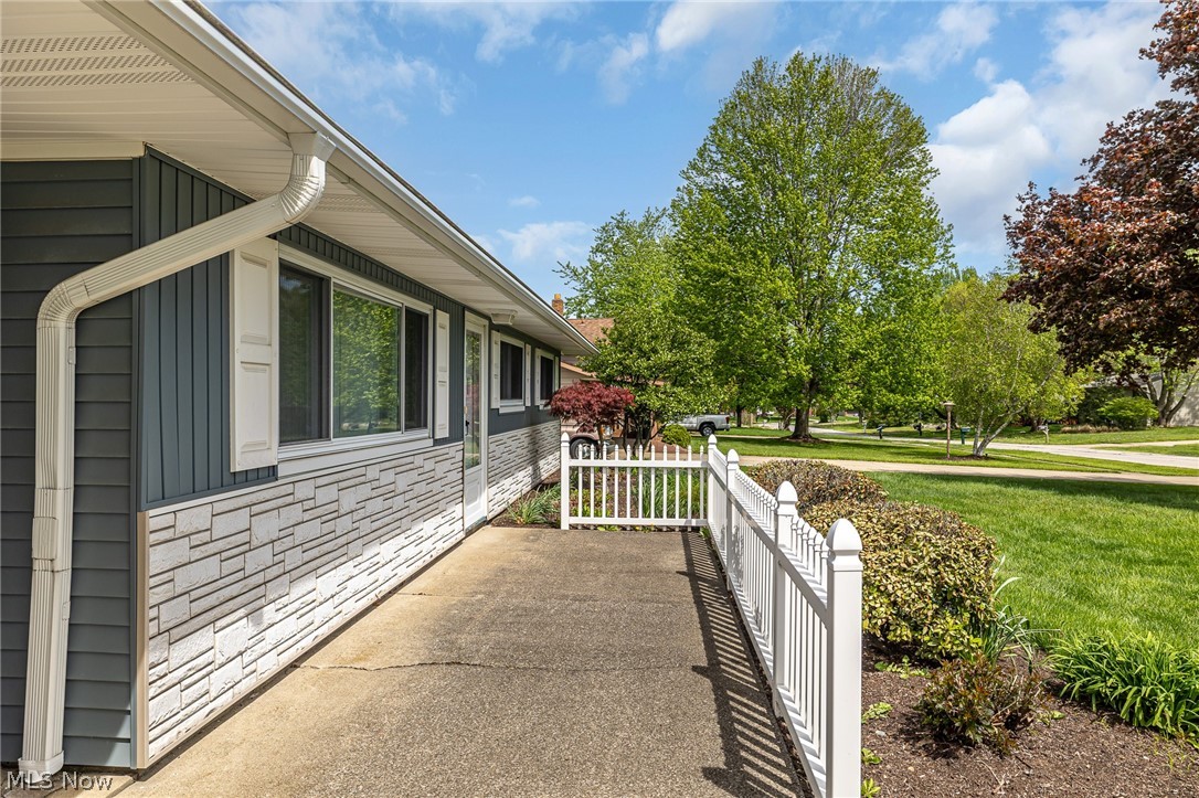 13366 Richards Drive Strongsville OH 44149