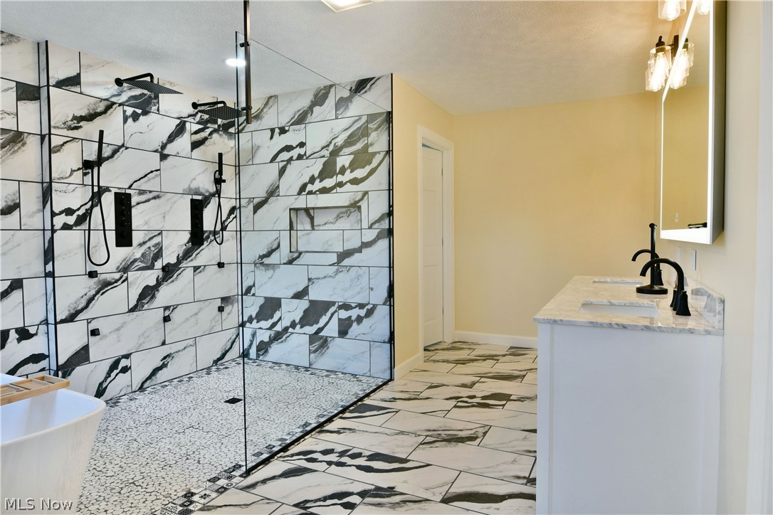 5305 Warren Sharon Road Vienna OH 44473
