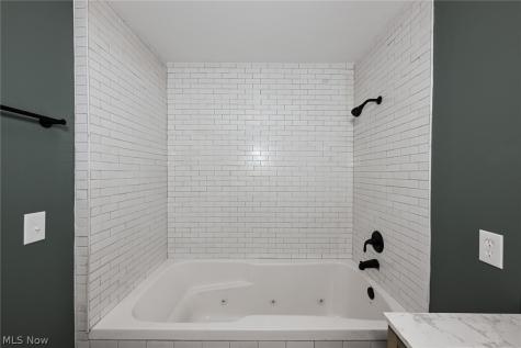 2933 S Hametown Road Norton OH 44203