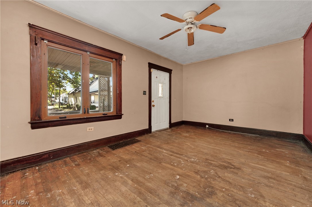 3026 Saratoga Cleveland OH 44109