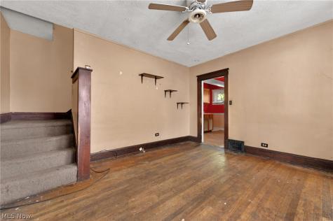 3026 Saratoga Cleveland OH 44109