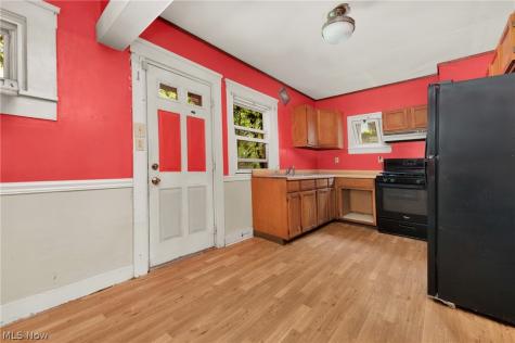 3026 Saratoga Cleveland OH 44109