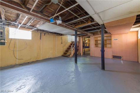 3026 Saratoga Cleveland OH 44109