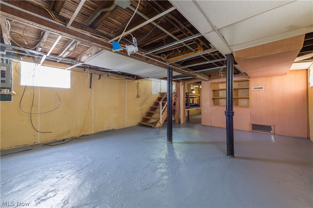 3026 Saratoga Cleveland OH 44109