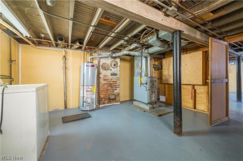 3026 Saratoga Cleveland OH 44109