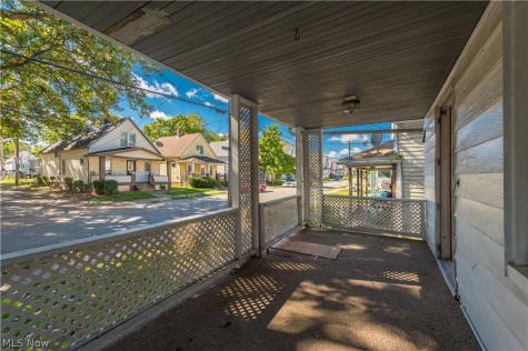 3026 Saratoga Cleveland OH 44109