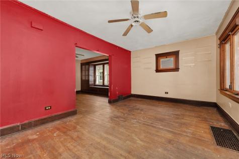 3026 Saratoga Cleveland OH 44109