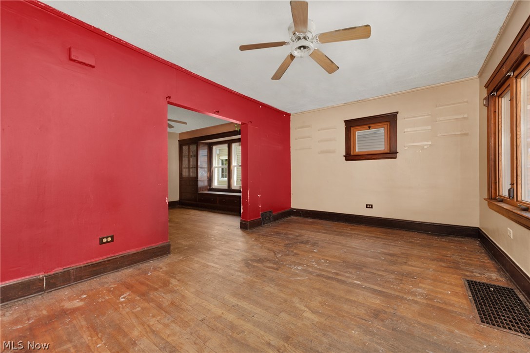 3026 Saratoga Cleveland OH 44109