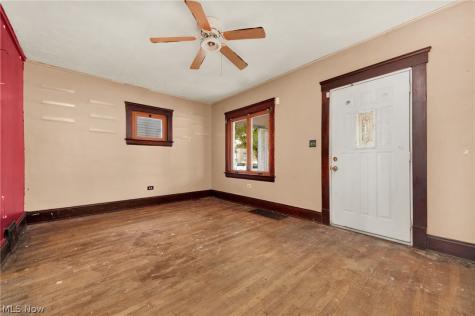 3026 Saratoga Cleveland OH 44109