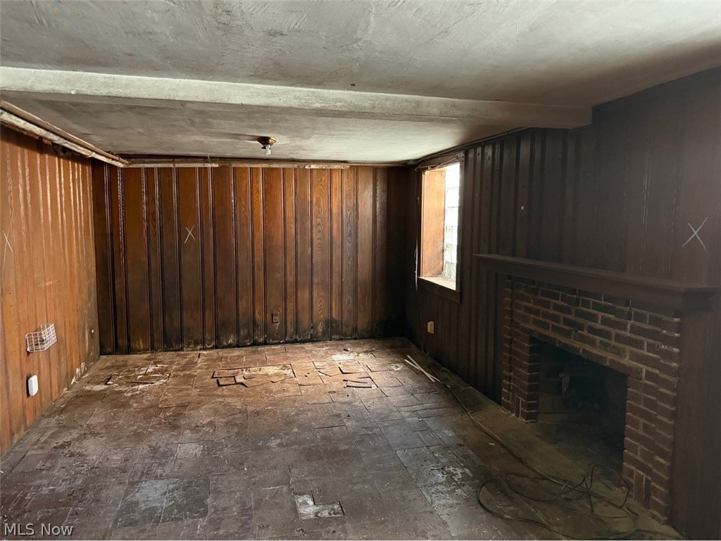 16173 Glynn Road East Cleveland OH 44112