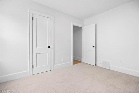 241 Harwood Street Elyria OH 44035