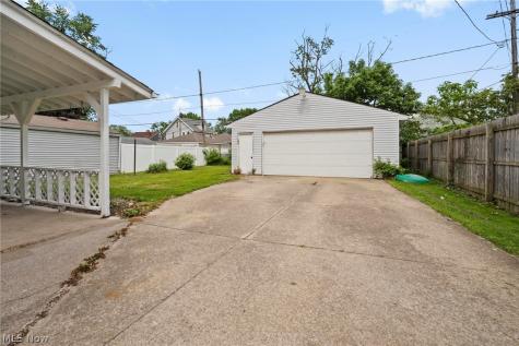 241 Harwood Street Elyria OH 44035