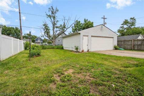241 Harwood Street Elyria OH 44035