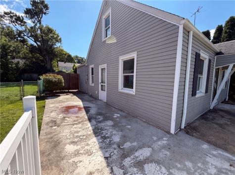841 Chinook Avenue Akron OH 44305
