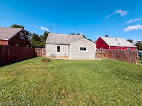 841 Chinook Avenue Akron OH 44305