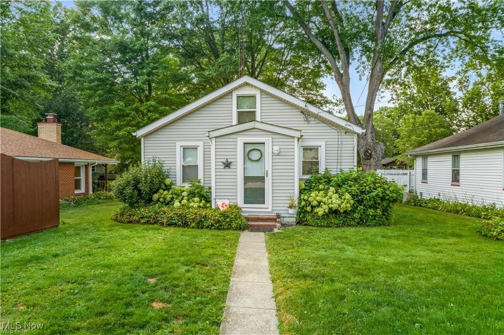 35 Bayview Beloit OH 44609