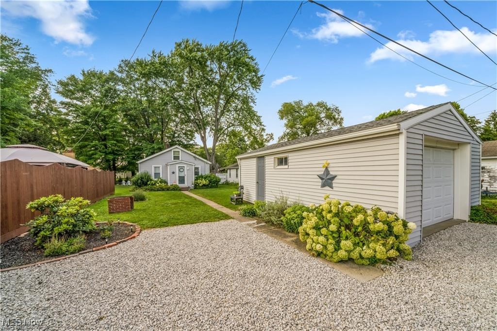 35 Bayview Beloit OH 44609