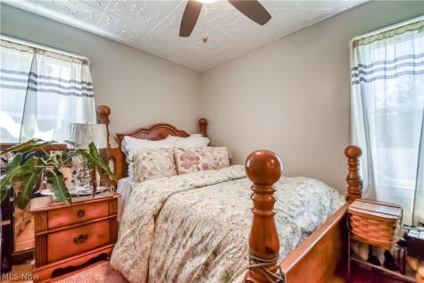 864 Medford Road Cleveland Heights OH 44121