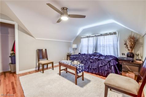 864 Medford Road Cleveland Heights OH 44121