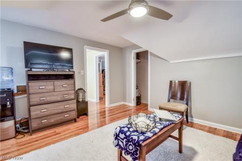 864 Medford Road Cleveland Heights OH 44121