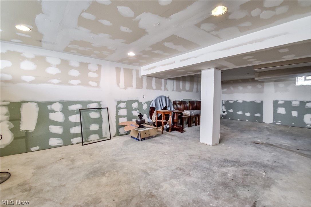864 Medford Road Cleveland Heights OH 44121