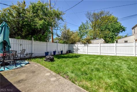 864 Medford Road Cleveland Heights OH 44121