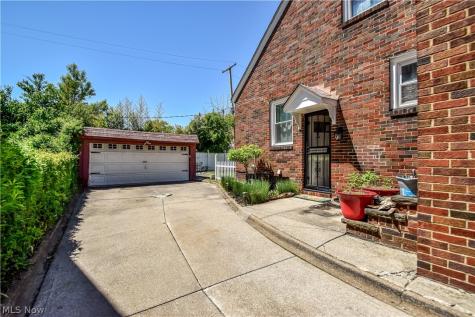 864 Medford Road Cleveland Heights OH 44121