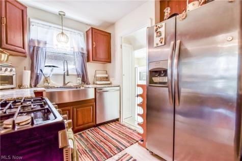 864 Medford Road Cleveland Heights OH 44121