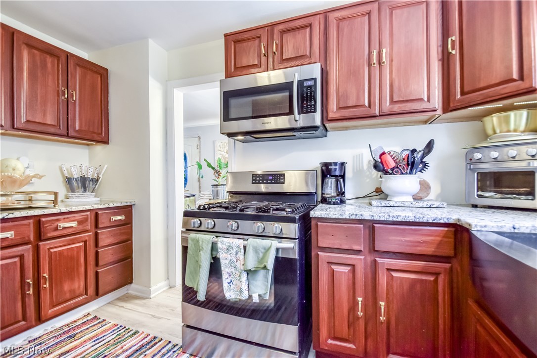 864 Medford Road Cleveland Heights OH 44121