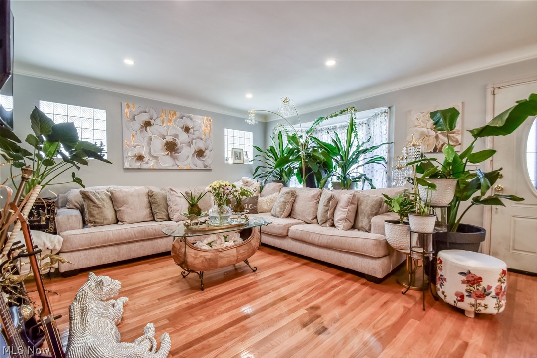 864 Medford Road Cleveland Heights OH 44121