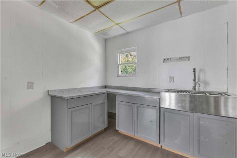 983 E 141st Street Cleveland OH 44110