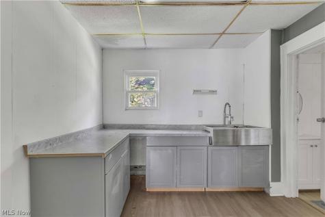 983 E 141st Street Cleveland OH 44110