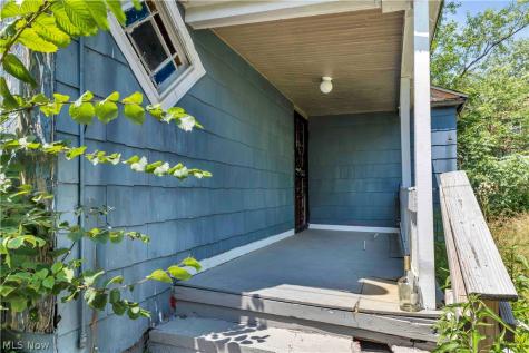 983 E 141st Street Cleveland OH 44110