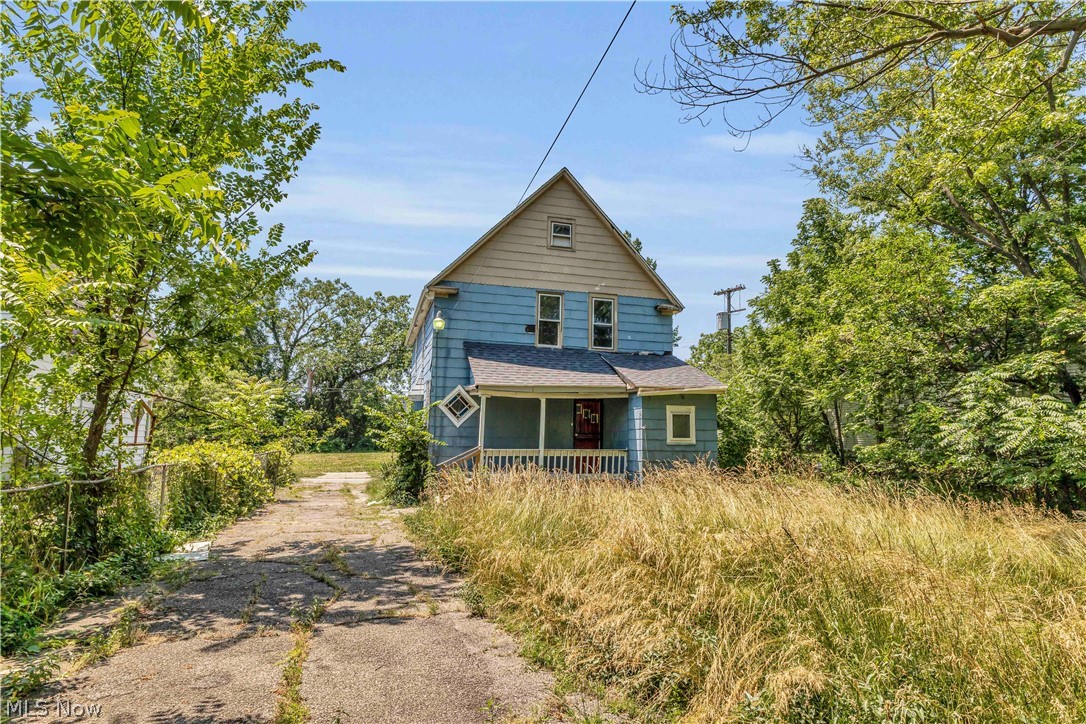 983 E 141st Street Cleveland OH 44110