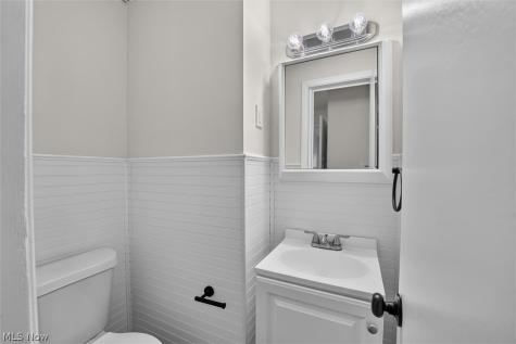 4223 Canterbury Road North Olmsted OH 44070