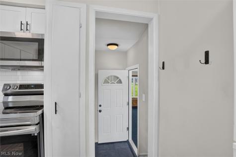 4223 Canterbury Road North Olmsted OH 44070
