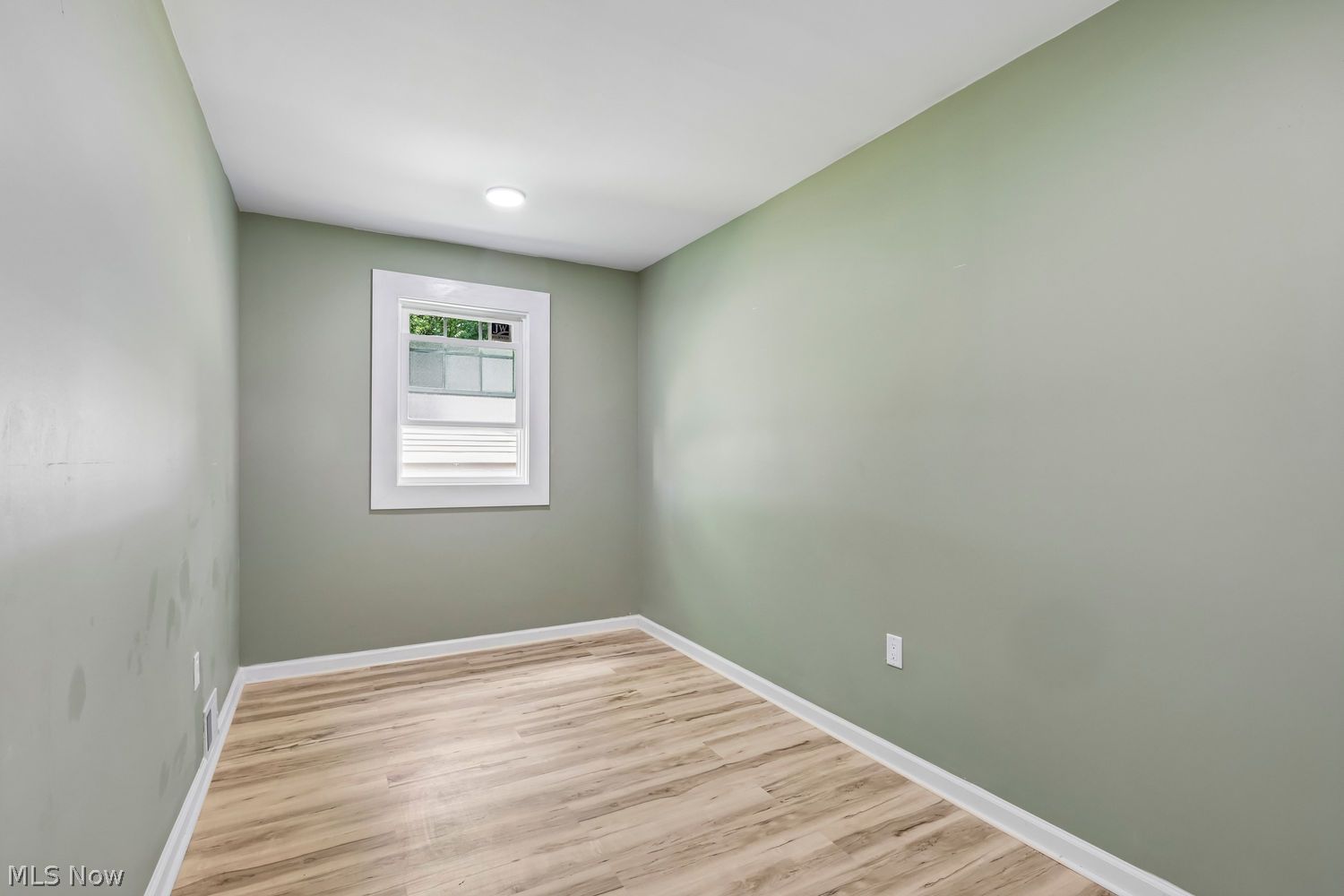 1057 Willard Avenue SE Warren OH 44484