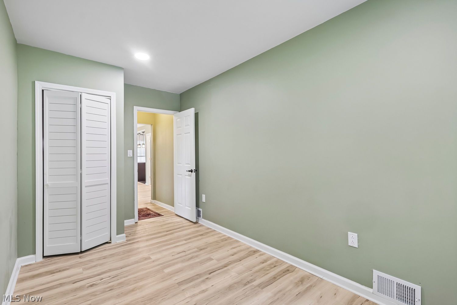 1057 Willard Avenue SE Warren OH 44484