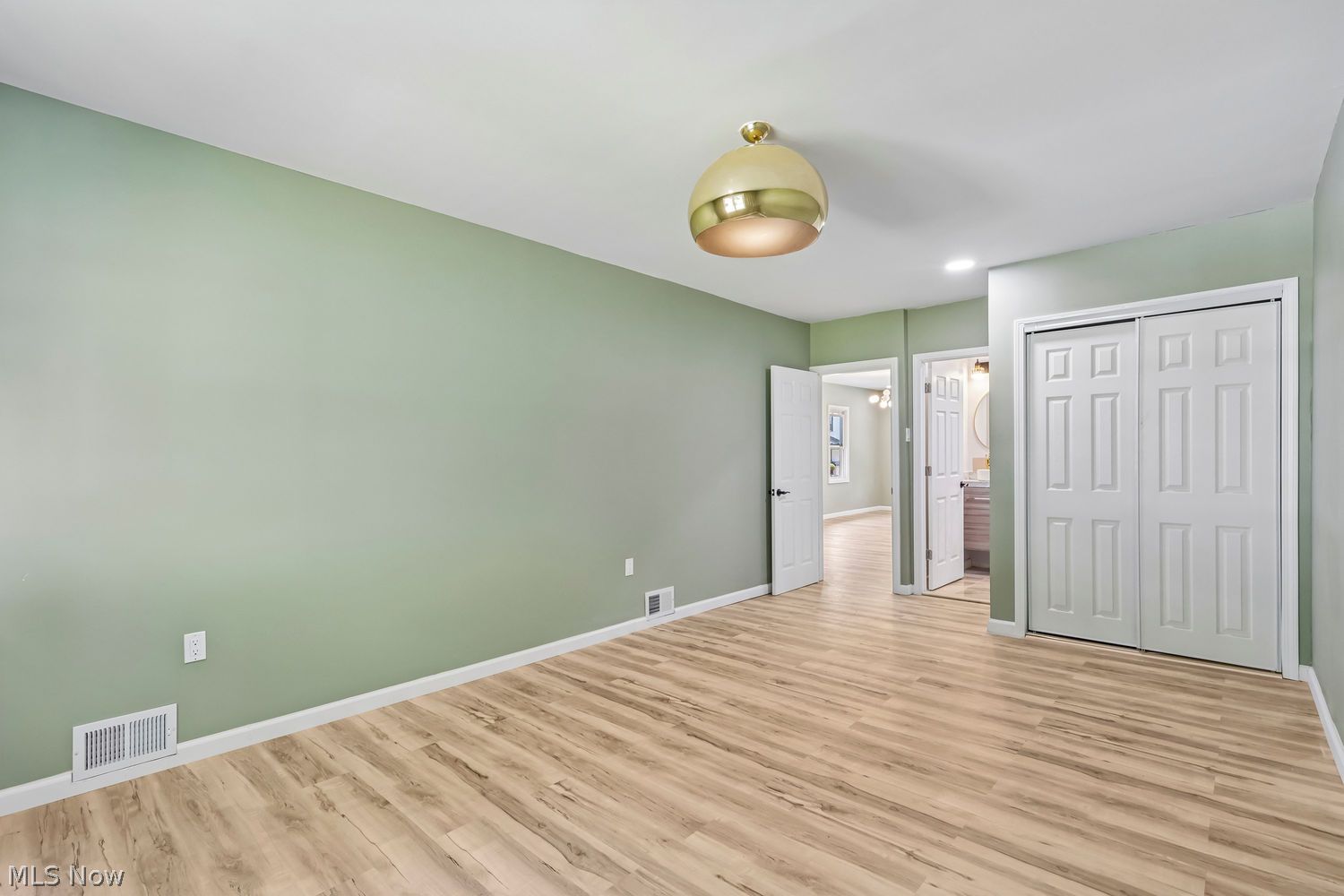 1057 Willard Avenue SE Warren OH 44484
