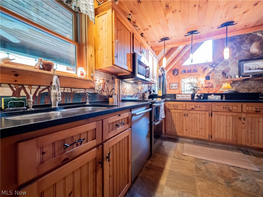 1491 Vesta Road Wakeman OH 44889