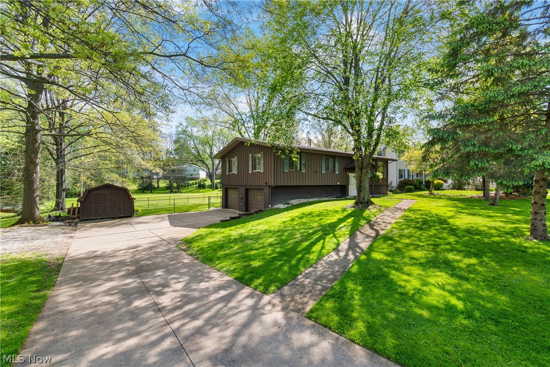 370 Applegrove Street NE North Canton OH 44720