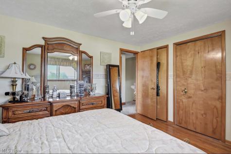 8702 Cambridge Drive Parma OH 44129