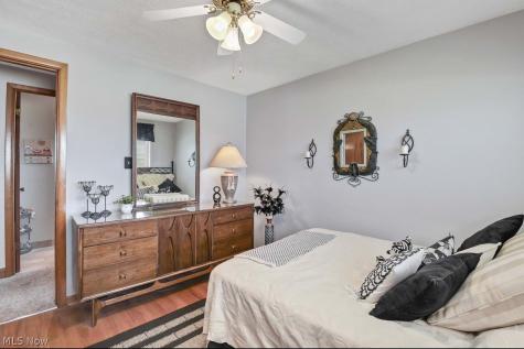 8702 Cambridge Drive Parma OH 44129