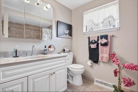 8702 Cambridge Drive Parma OH 44129