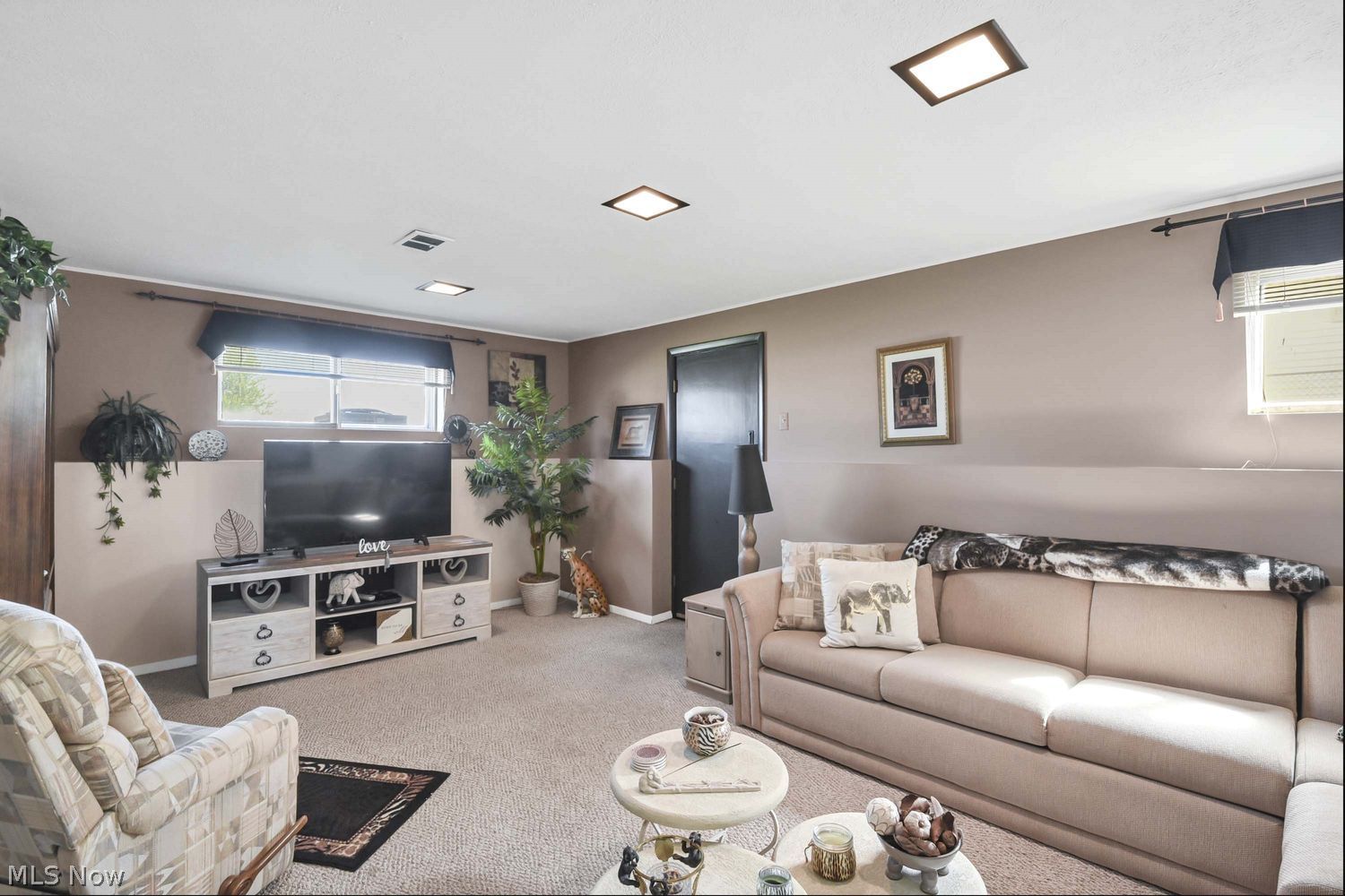 8702 Cambridge Drive Parma OH 44129