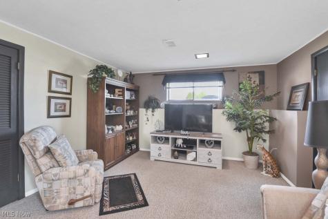 8702 Cambridge Drive Parma OH 44129