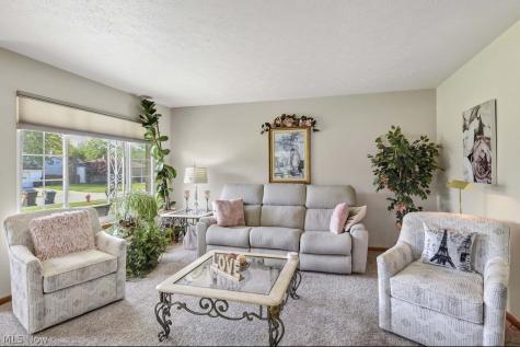 8702 Cambridge Drive Parma OH 44129