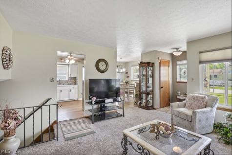8702 Cambridge Drive Parma OH 44129
