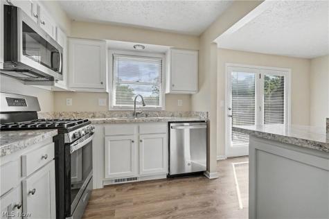 251 Caladonia Avenue Akron OH 44333