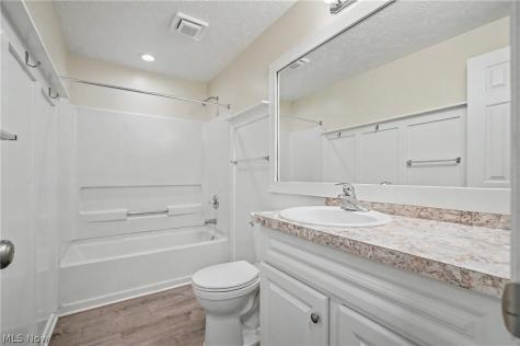 251 Caladonia Avenue Akron OH 44333